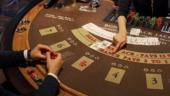 Canadian Casinos Investigated for Money Laundering