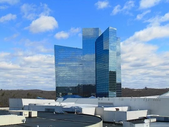 Mohegan Sun - Photo JJ Bers - Wikimedia